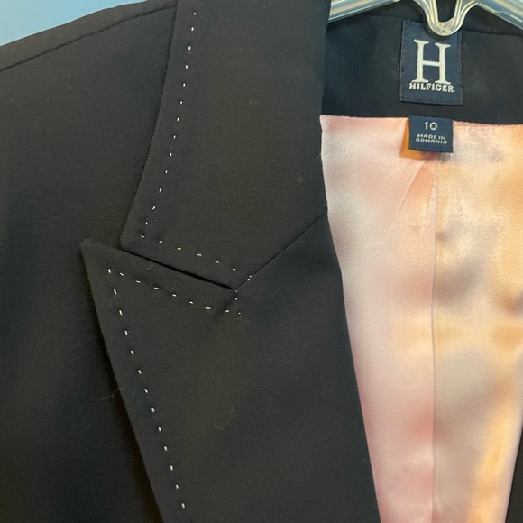 Tommy Hilfiger 3 piece woman’s suit - Picture 3 of 14